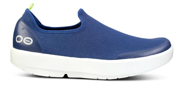 Oofos Women's OOMG Eezee Low Shoe -White/Navy